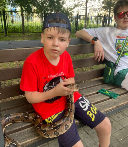 Няня в городе Омск - Сопровождающий для ребенка с ОВЗ (14 лет)