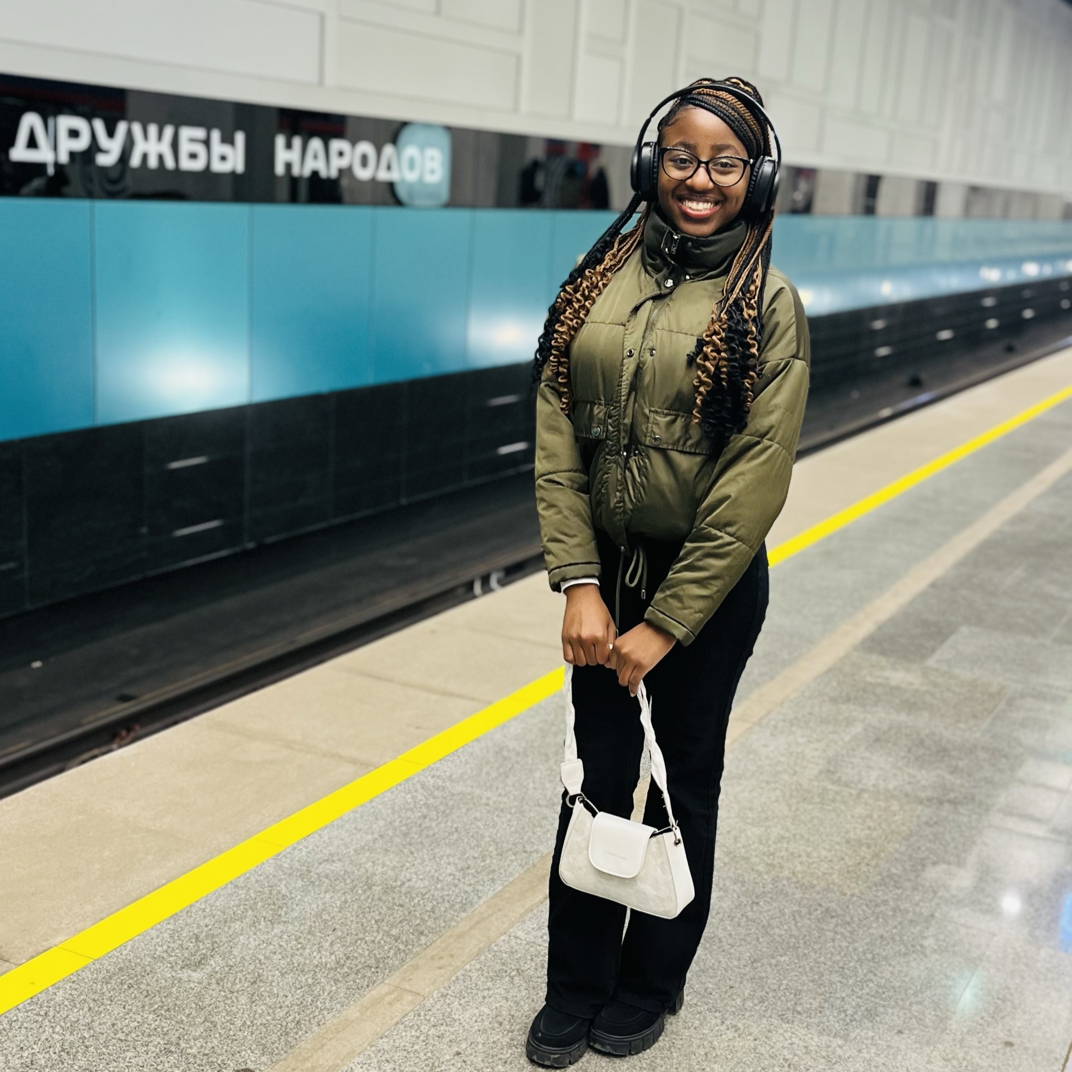 Репетитор в городе Москва - Стэйси Б.