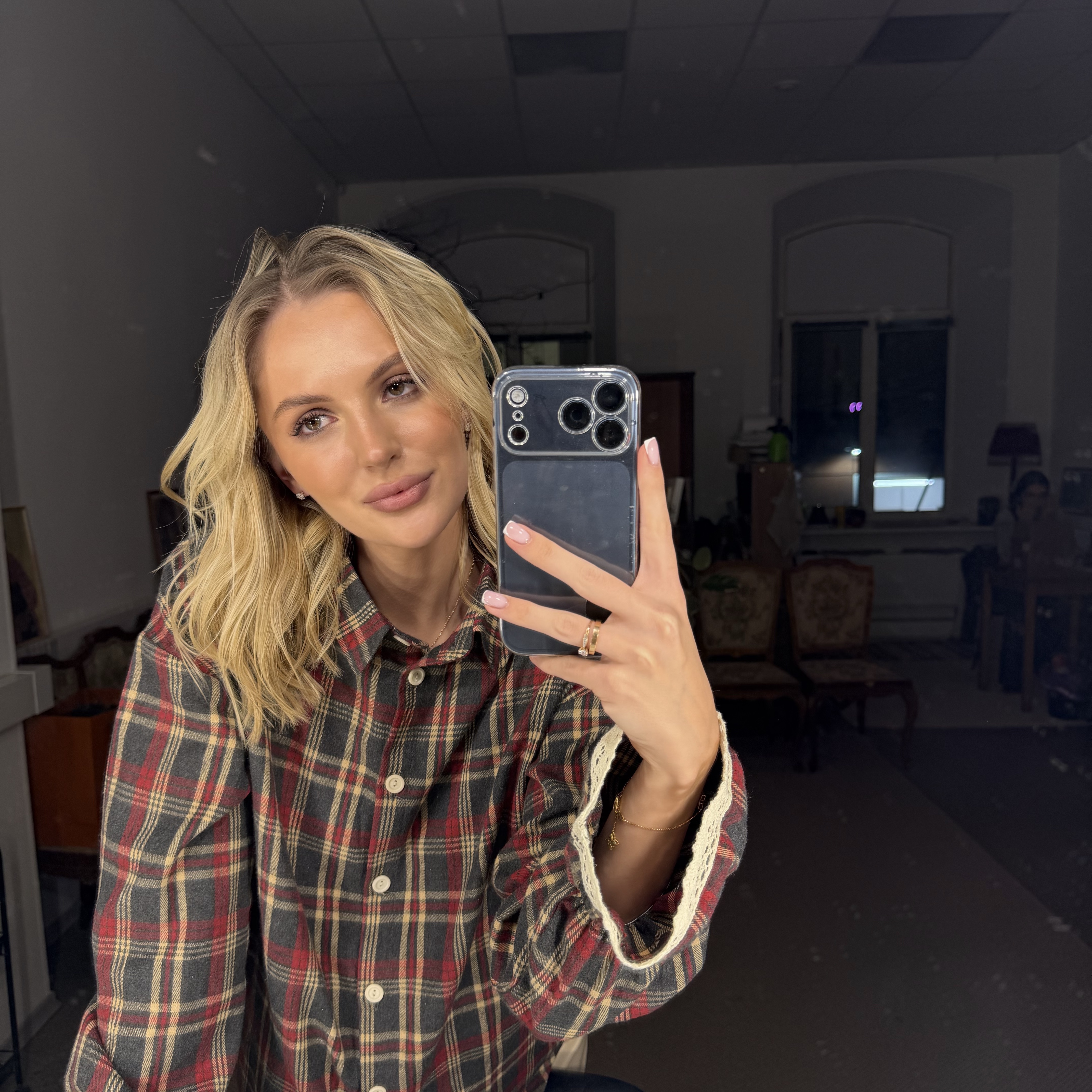 Няня в городе Санкт-Петербург - Няня для мальчика 1, 2 года. Стабильная зп. Комфортные условия пребывания. Полная занятость.