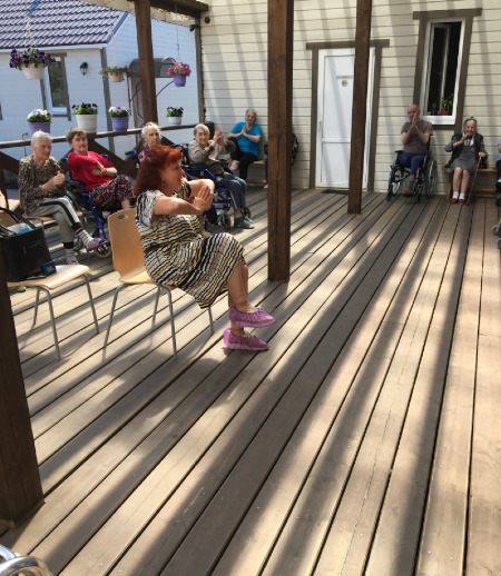 Сиделка в городе Тосно - Сиделка в пансионат. Предоставляем проживание.