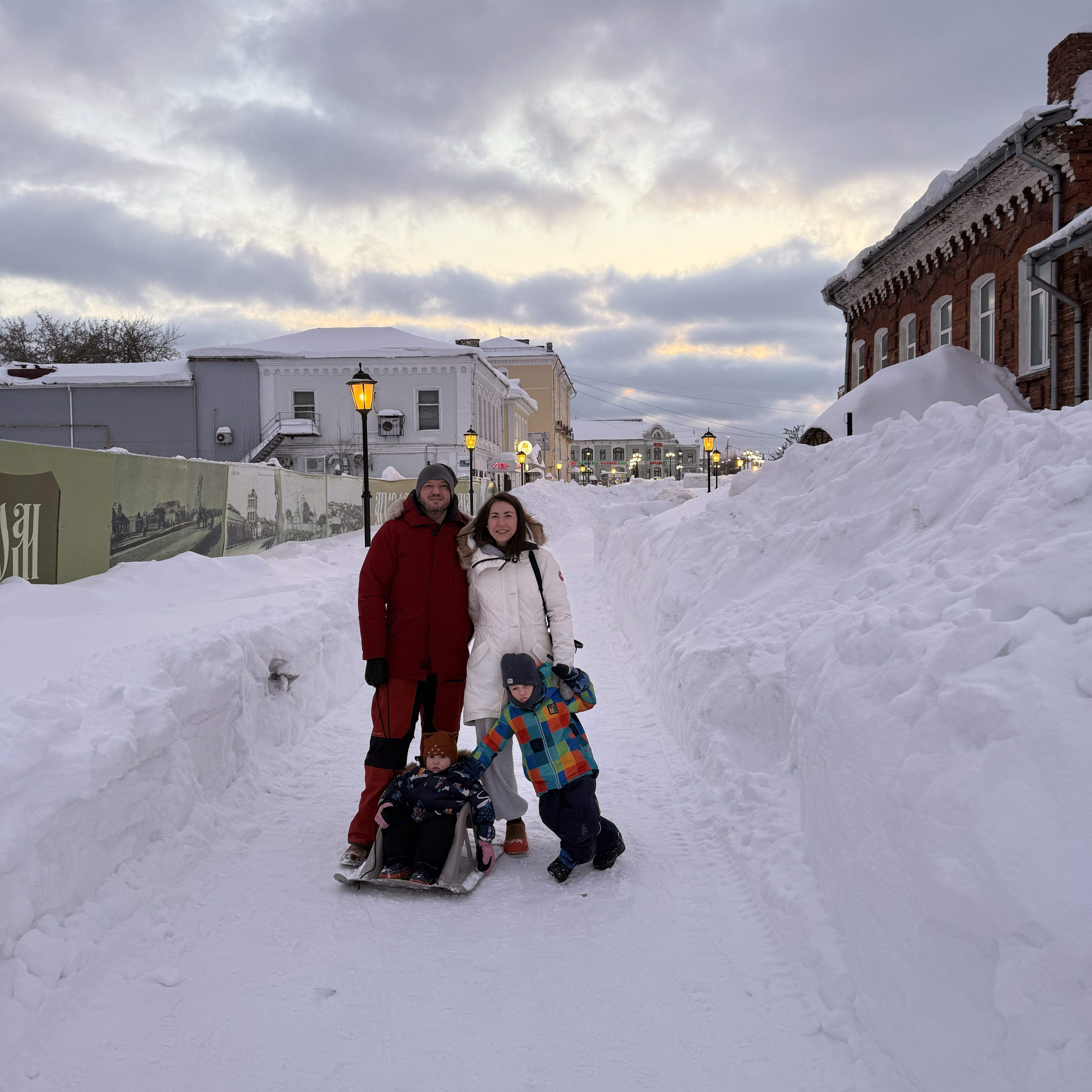 Няня в городе Москва - Помощник с детьми и по дому