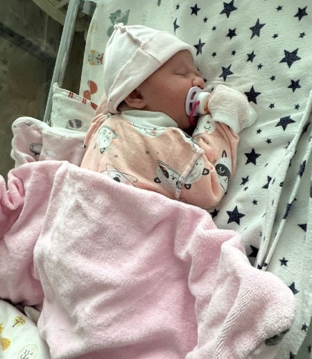 Няня в городе Москва - Няня к новорожденной девочке (вахта) - на вахту