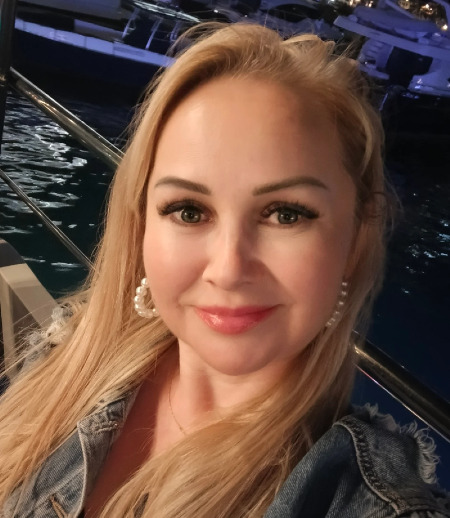 Водитель в городе Санкт-Петербург - Ирина М.