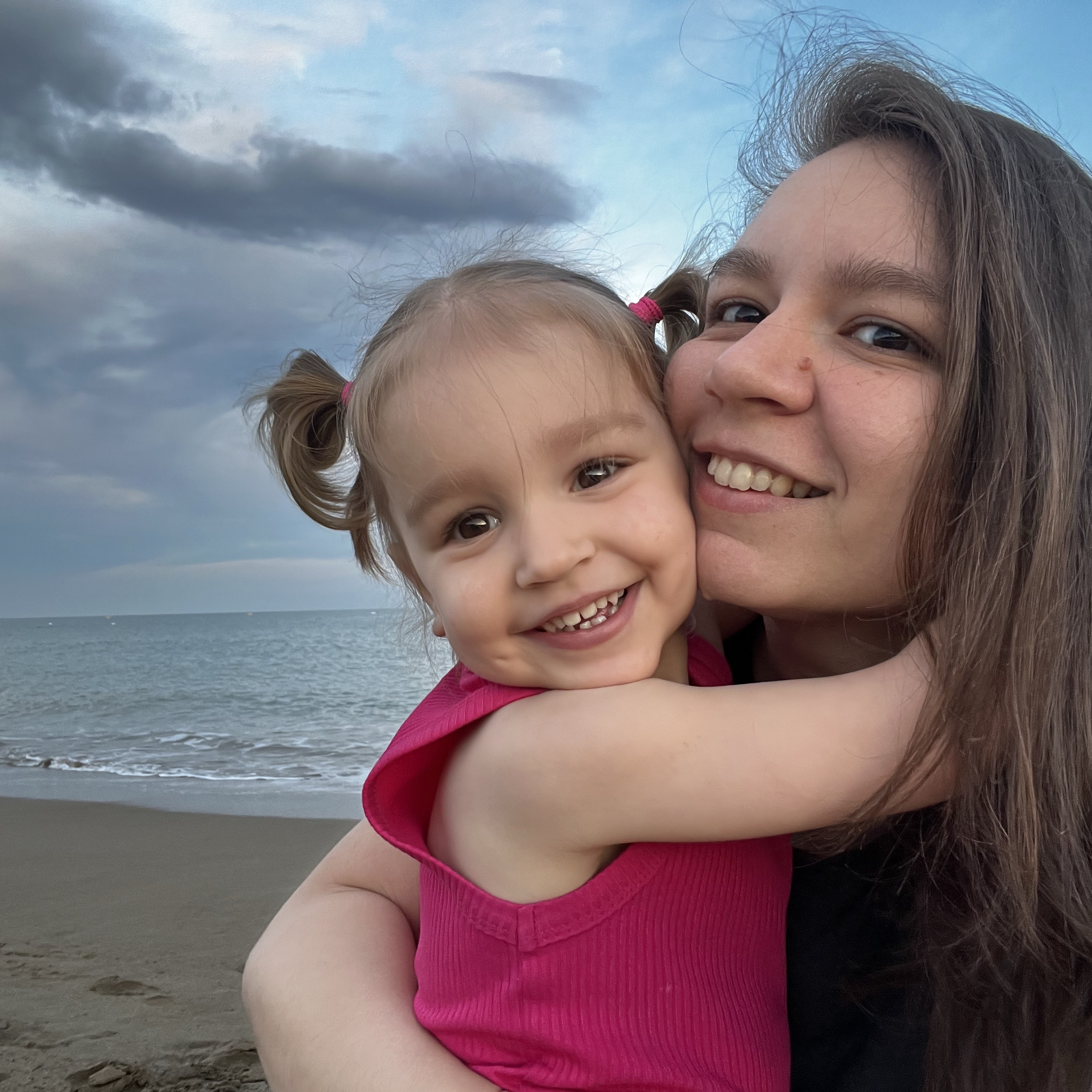 Няня в городе Москва - Ищу няню для девочки 4, 5 года на частичную занятость