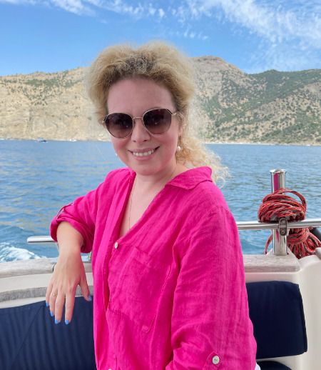 Няня в городе Москва - Няня с проживанием к двойне 4 г/ 150000 в месяц