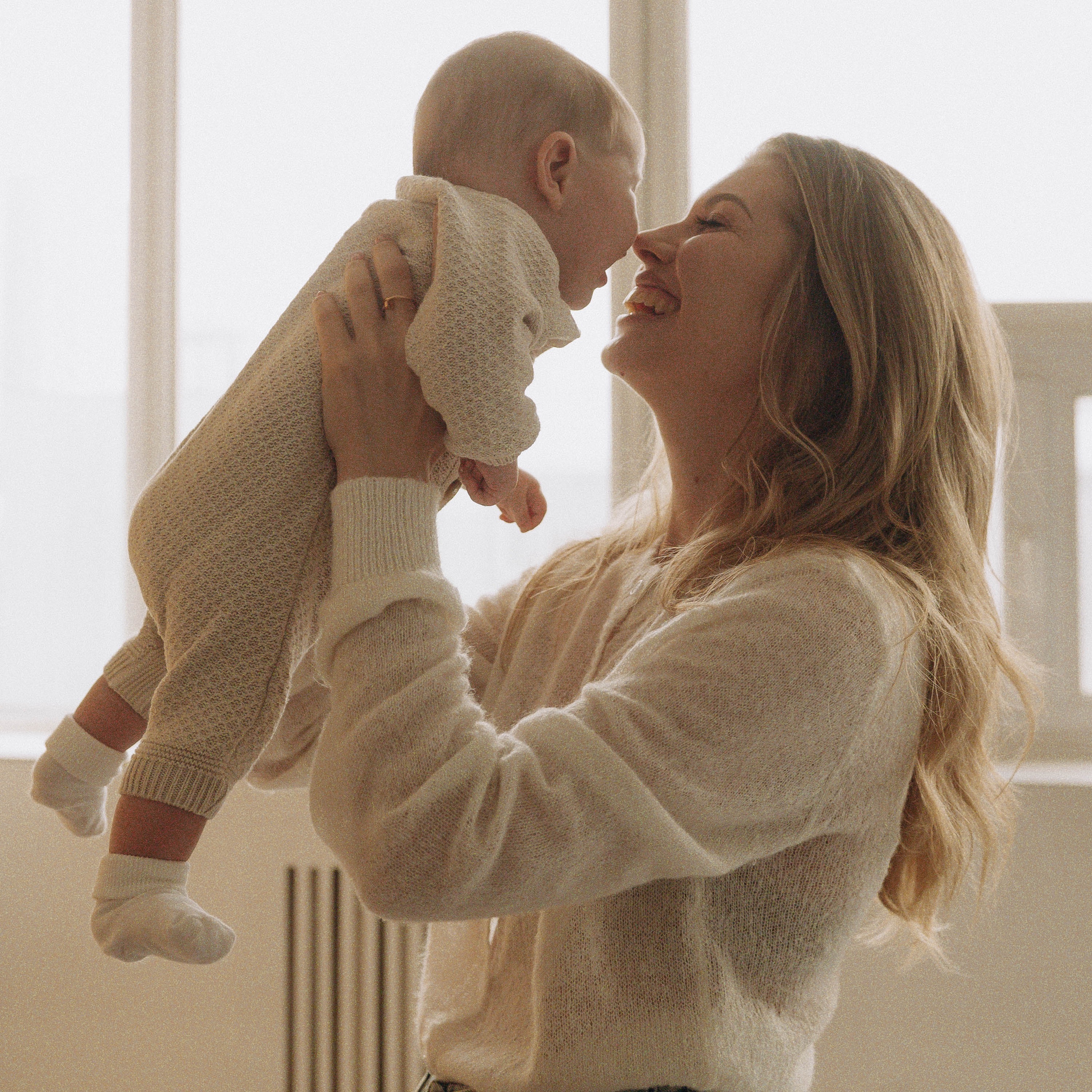 Няня в городе Новосибирск - Ищем добрую и внимательную няню для нашей маленькой принцессы (8 месяцев)