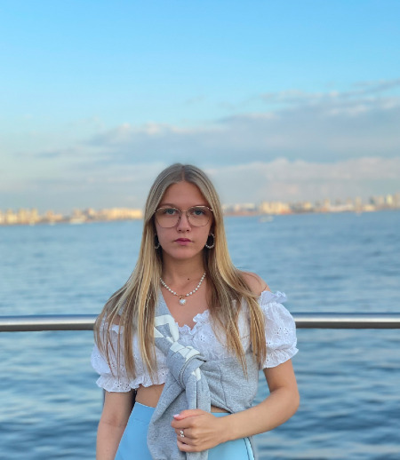 Репетитор в городе Всеволожск - Алина Х.
