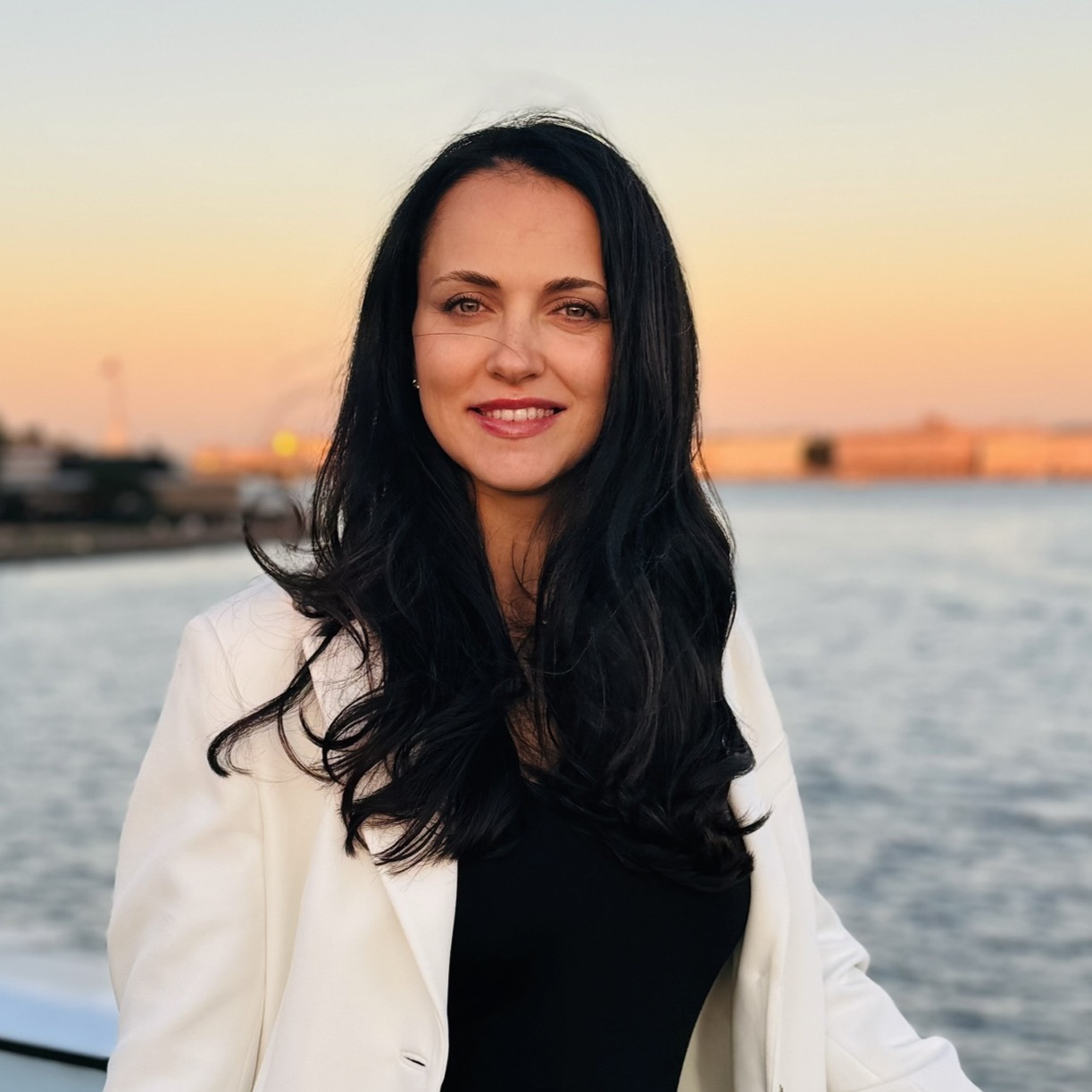 Домработница в городе Санкт-Петербург - Помошница по дому (возможно проживание в отдельном доме )