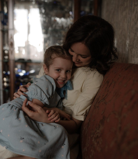 Няня в городе Новосибирск - Сопровождающая няня для дочери 7 лет