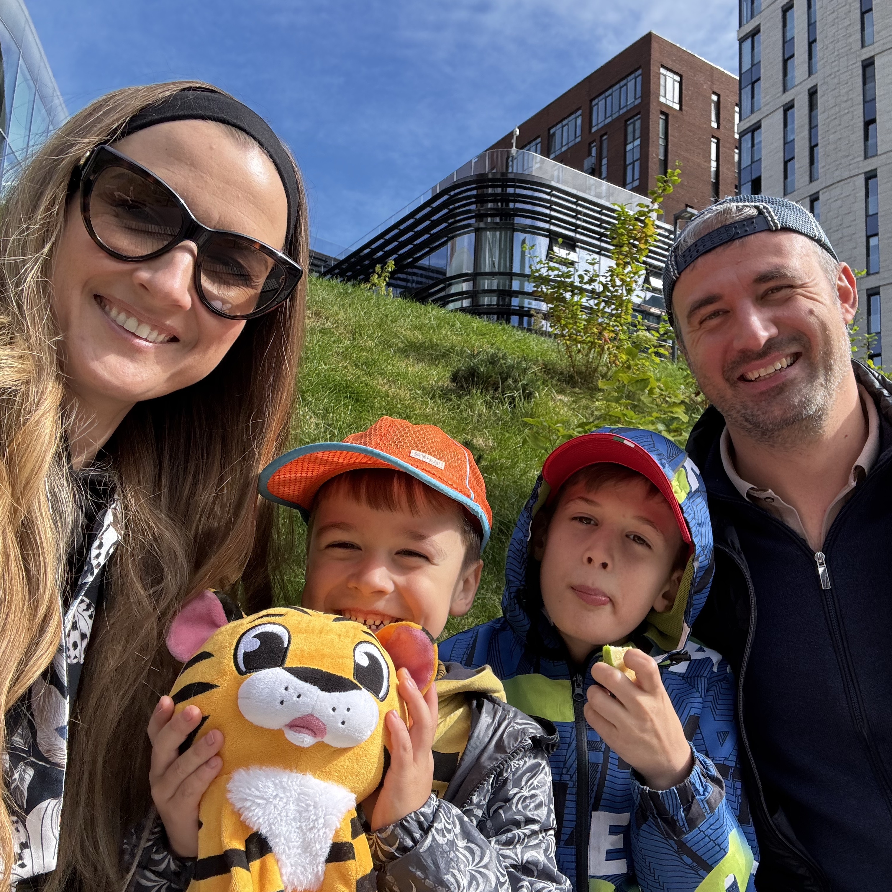 Няня в городе Москва - Няня - помощник для 2х детей на частичную занятость