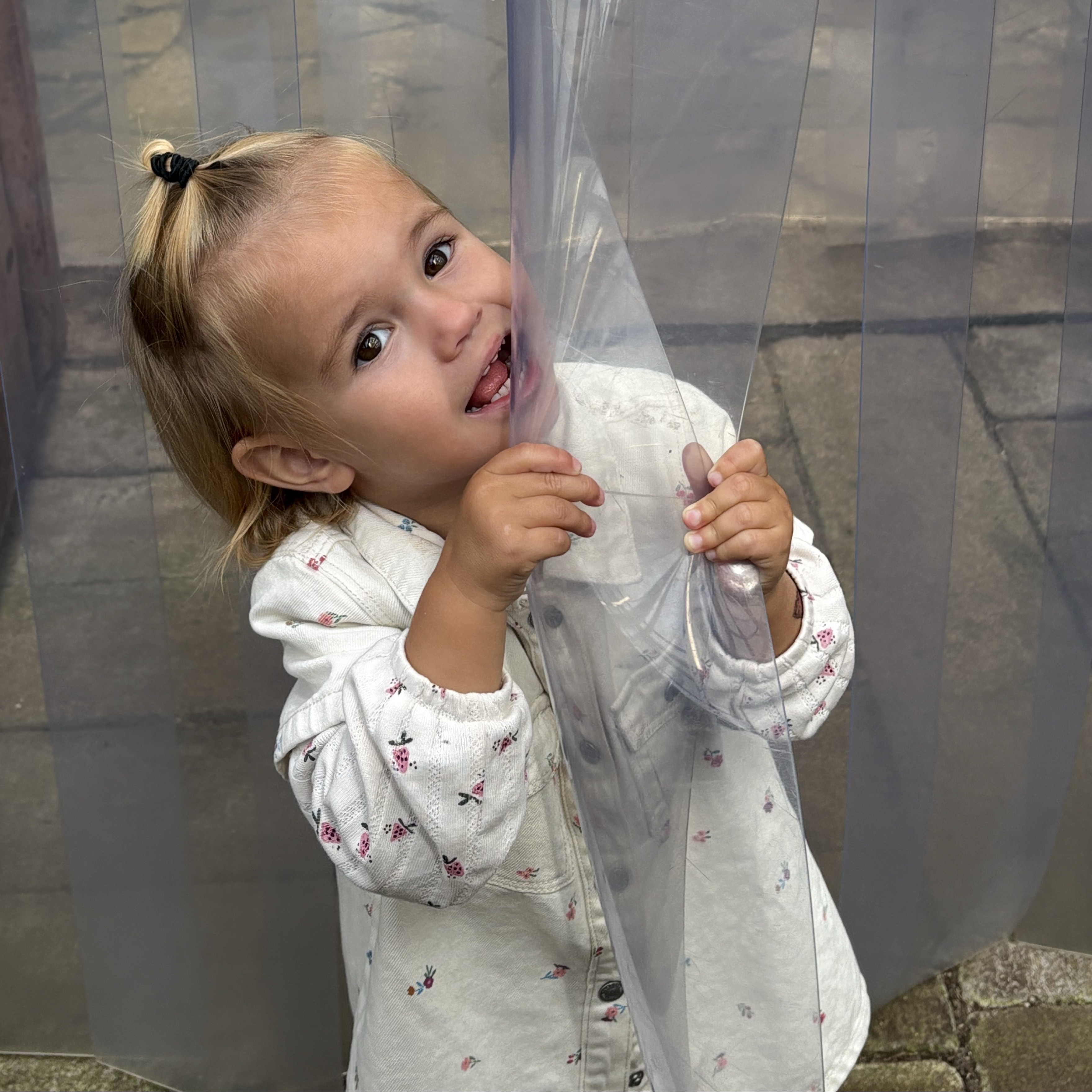 Няня в городе Санкт-Петербург - Ищем няню/друга для девочки 2х лет (нужен испанский язык)