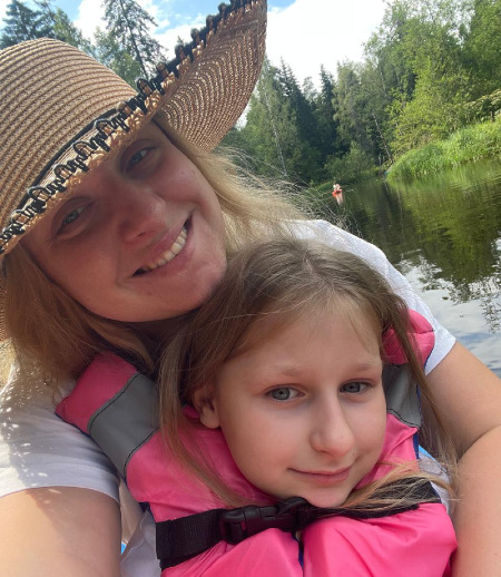 Няня в городе Санкт-Петербург - Няня для сопровождения ребенка на кружки, либо автоняня