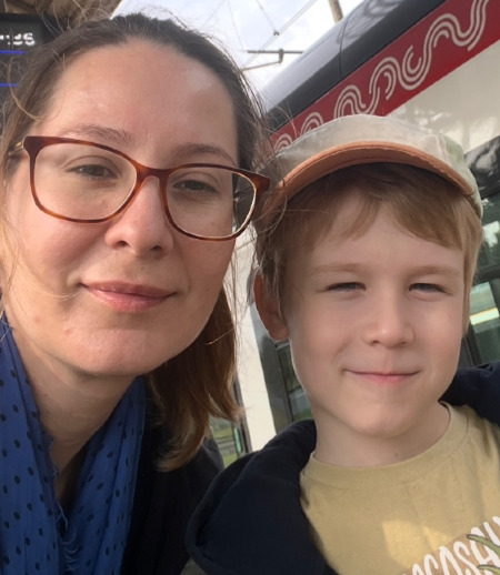 Няня в городе Москва - Няня-сопровождающая ребенку 7 лет, 1 класс.