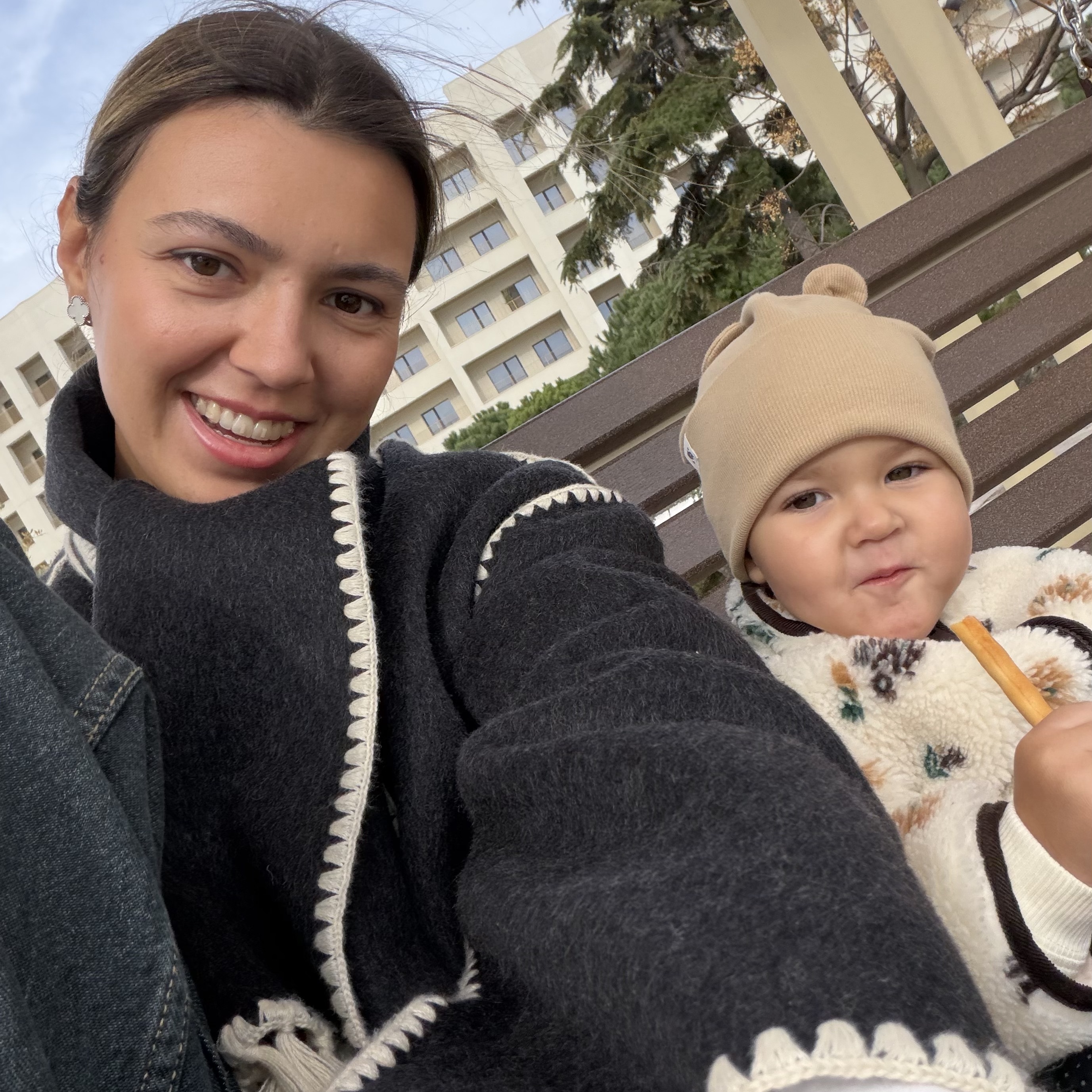 Няня в городе Москва - Энергичная няня для 2летней девочки