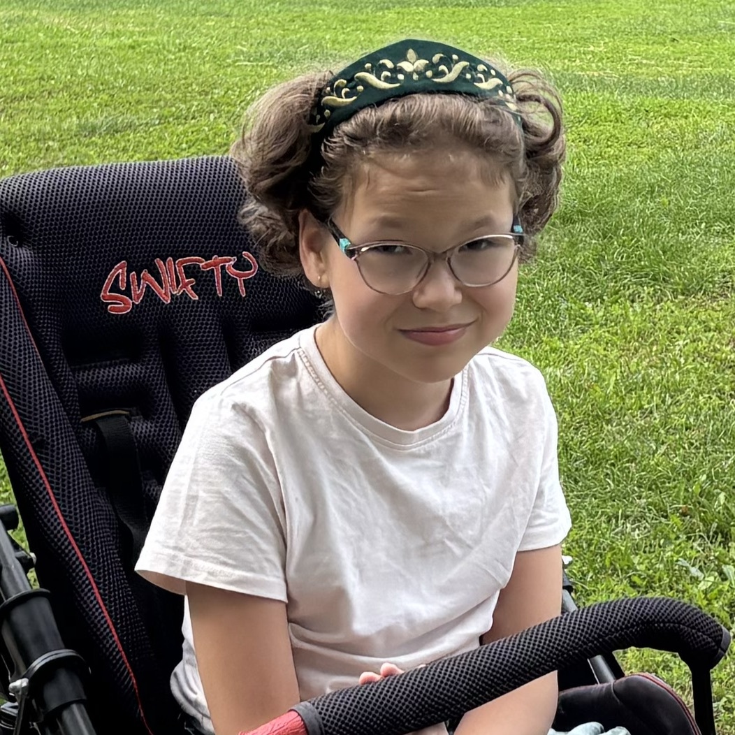 Няня в городе Уфа - Няня (сопровождающий) для девочки в школе