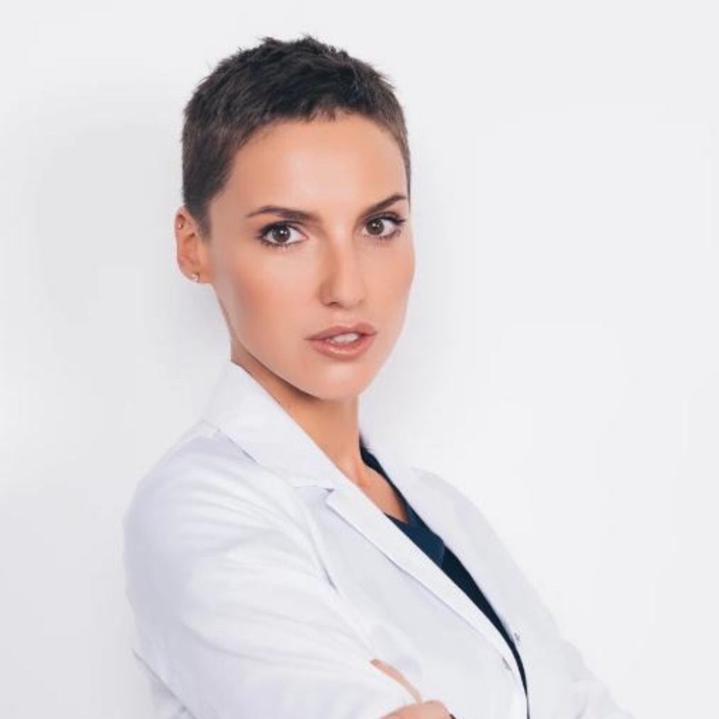 Няня в городе Москва - Ищем няню для девочки 1 год и 4 мес