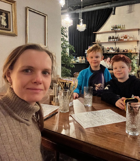 Няня в городе Санкт-Петербург - Ищем няню для двоих детей