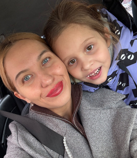 Няня в городе Омск - Нянечка к девочке