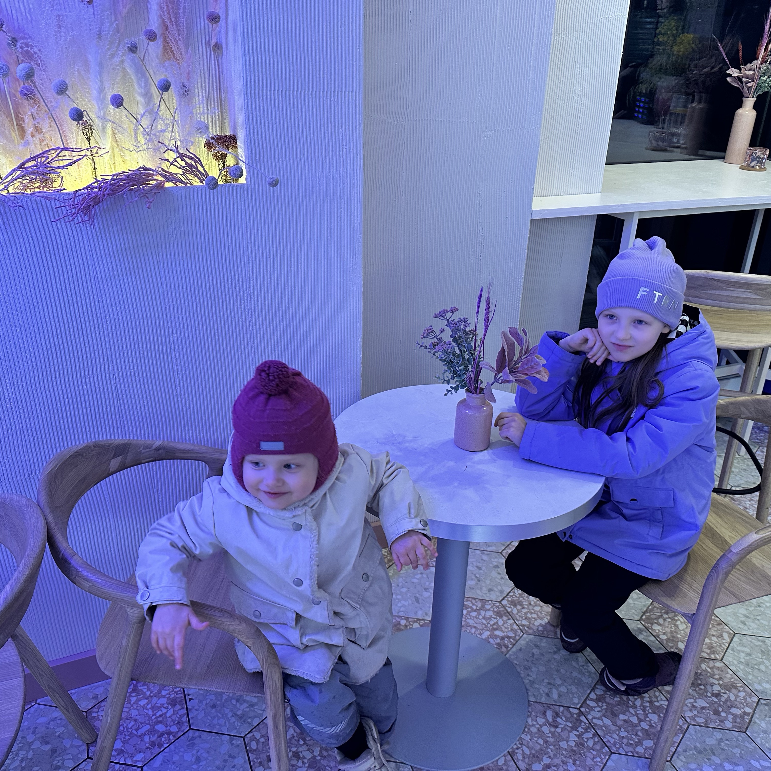 Няня в городе Москва - Няня для девочки 3, 5 лет и для девочки 8 лет
