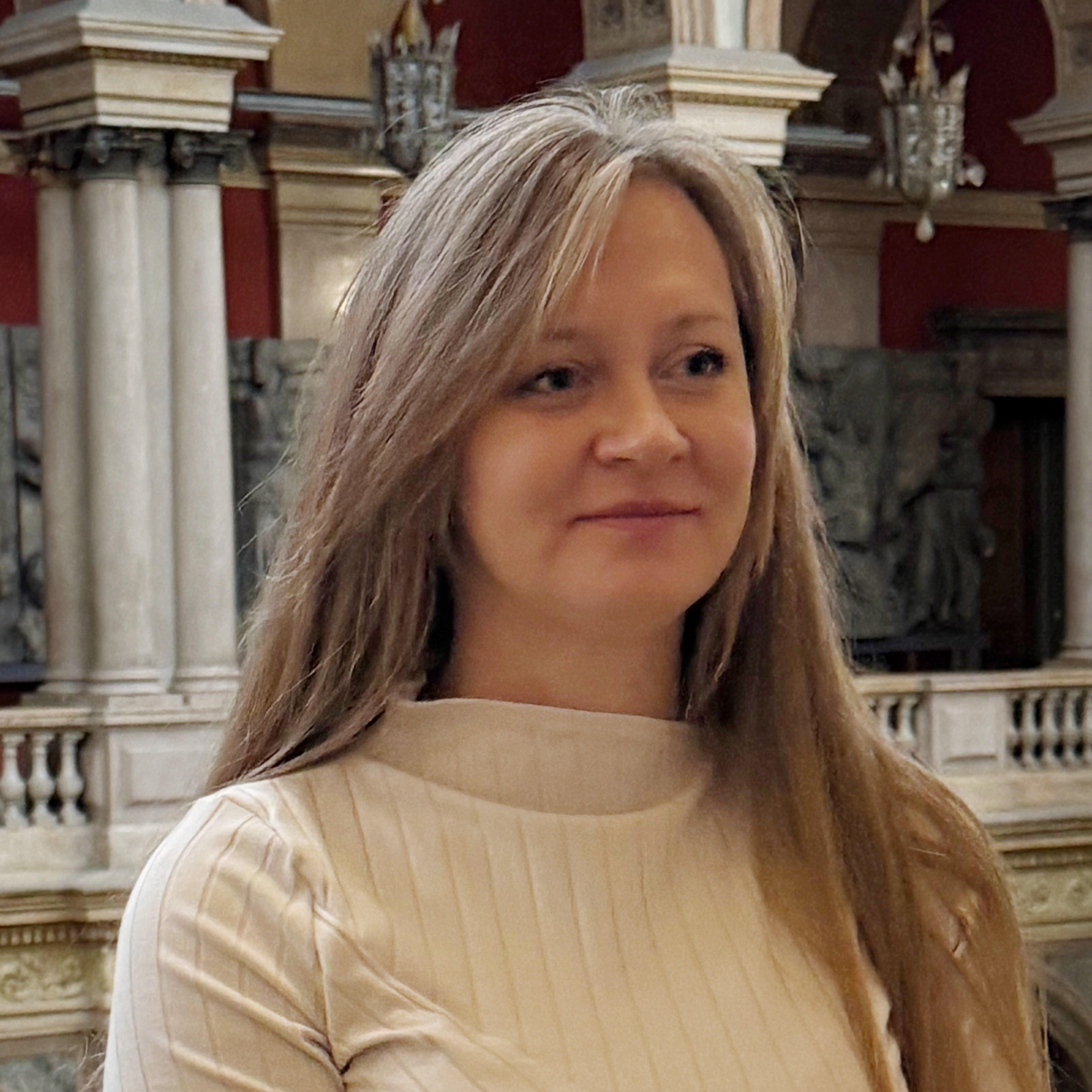 Няня в городе Москва - Ищем няню 2-летней дочке (3 будних дня в неделю по 5 часов)