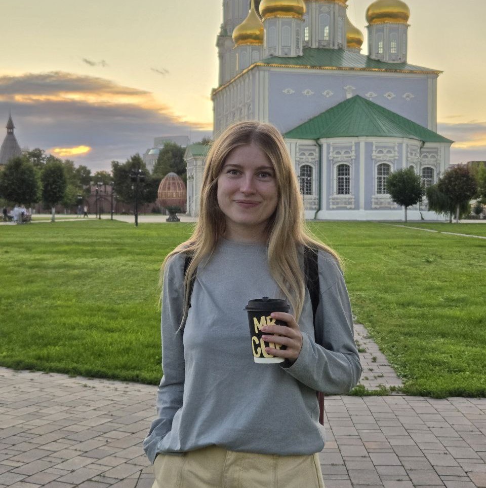 Няня в городе Москва - Няня для девочки 1 год 2 месяца.