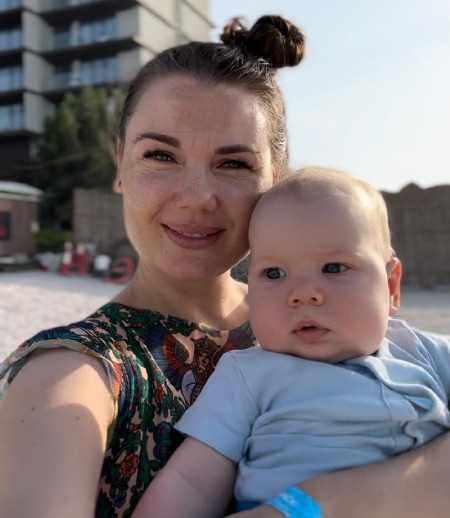 Работа: Няня для 7 мес ребенка на полный раб. день с проживанием с мая ...