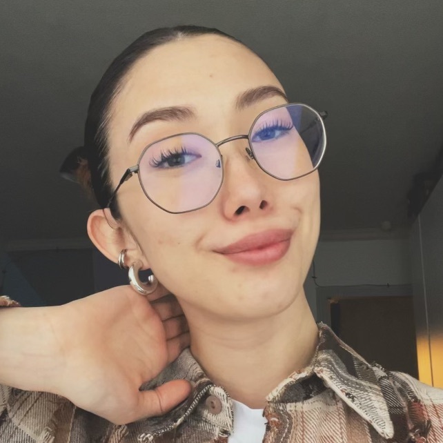 Няня в городе Тюмень - Алина Евгеньевна Х.