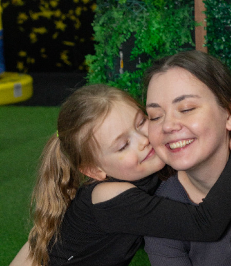 Няня в городе Реутов - Няня сопровождения для девочки 7 лет
