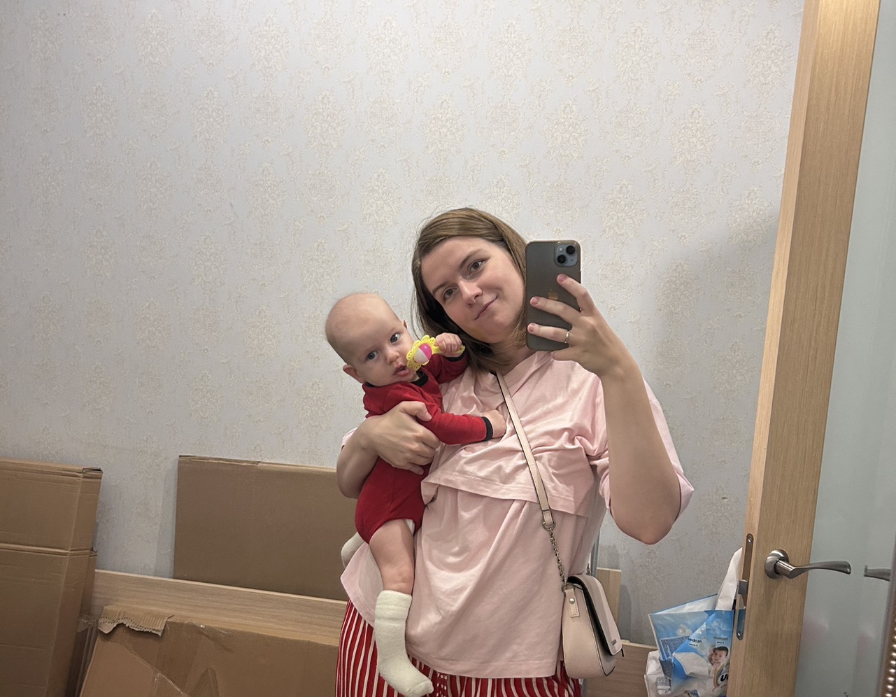 Няня в городе Санкт-Петербург - Няня-помощница с грудничком + сопровождение школьника
